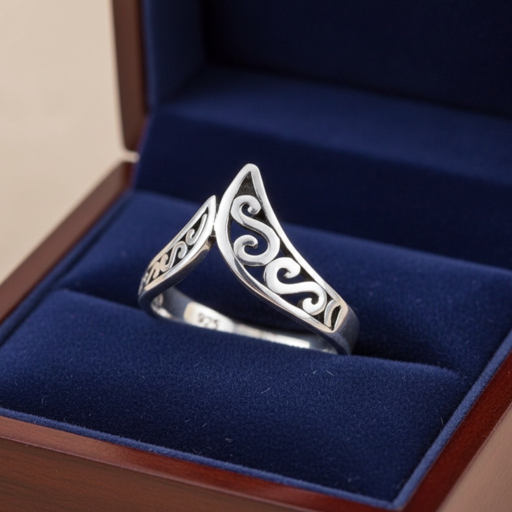 Womens Sterling Silver 925 Chevron Band Ring Size 6 - Picture 3 of 5